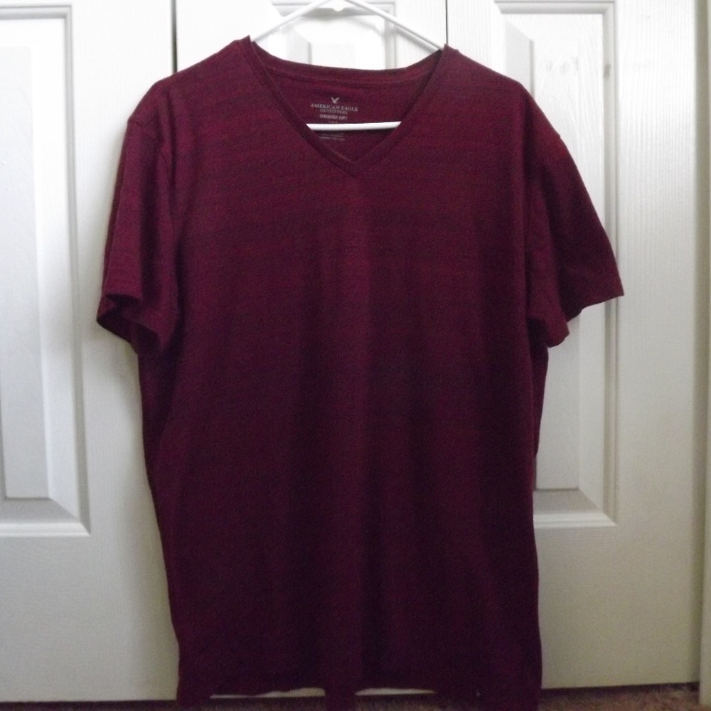 American Eagle V Neck